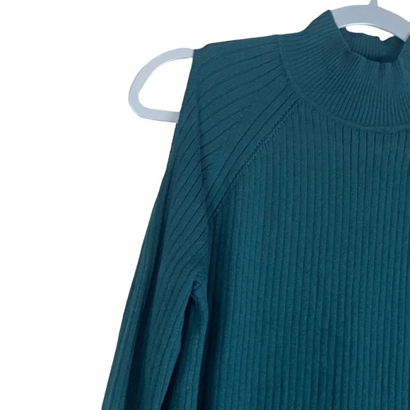 Chico’s‎ Mock Cold-Shoulder Ribbed Stretchy Sweater Chico’s Size 1 - Picture 5 of 7